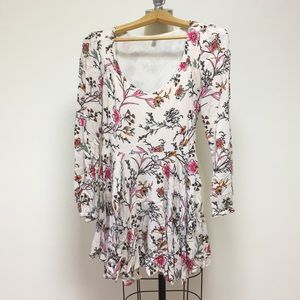 Urban Outfitters Ecoté 8 floral long sleeve dress